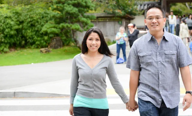Engagement photography for Xiao and Catherine at Japanese Tea Garden, San Francisco, CA